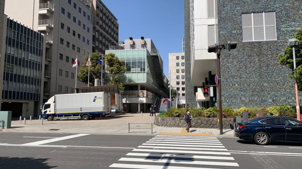 神奈川県庁新庁舎-本庁舎間の道路